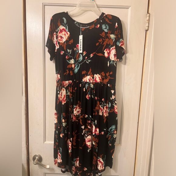 Dress “Lainab” women’s petite Large. Black with colored flowers. - Picture 1 of 4